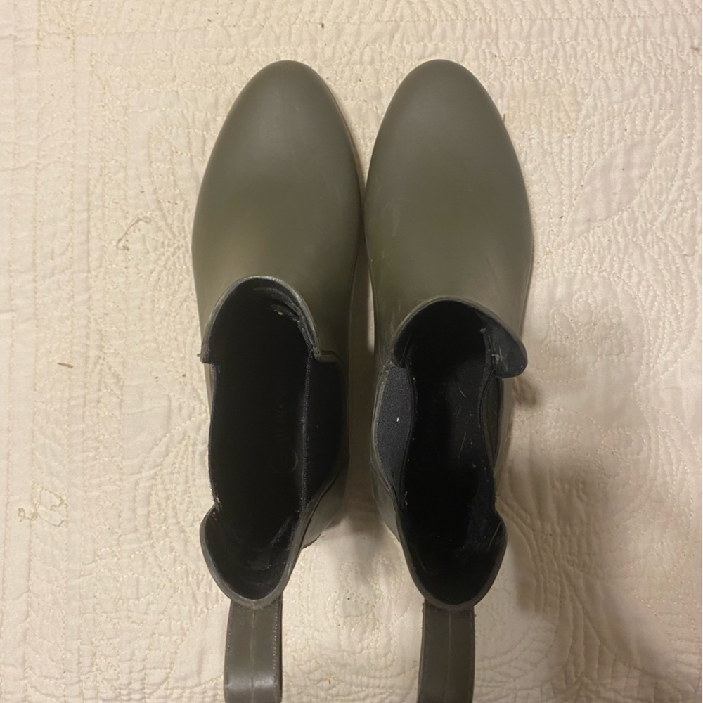 Rainboots. 8M - Picture 2 of 7